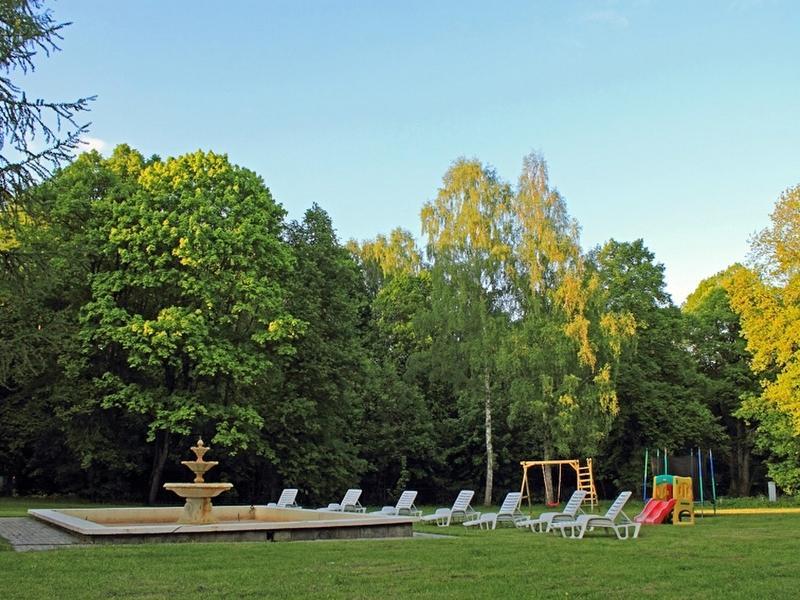 Hotel Ksiezycowy Dworek คัทเซิร์น ภายนอก รูปภาพ