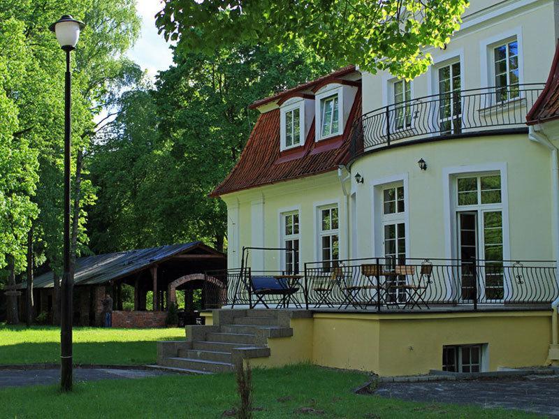 Hotel Ksiezycowy Dworek คัทเซิร์น ภายนอก รูปภาพ