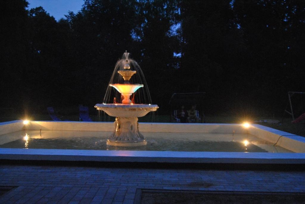 Hotel Ksiezycowy Dworek คัทเซิร์น ภายนอก รูปภาพ