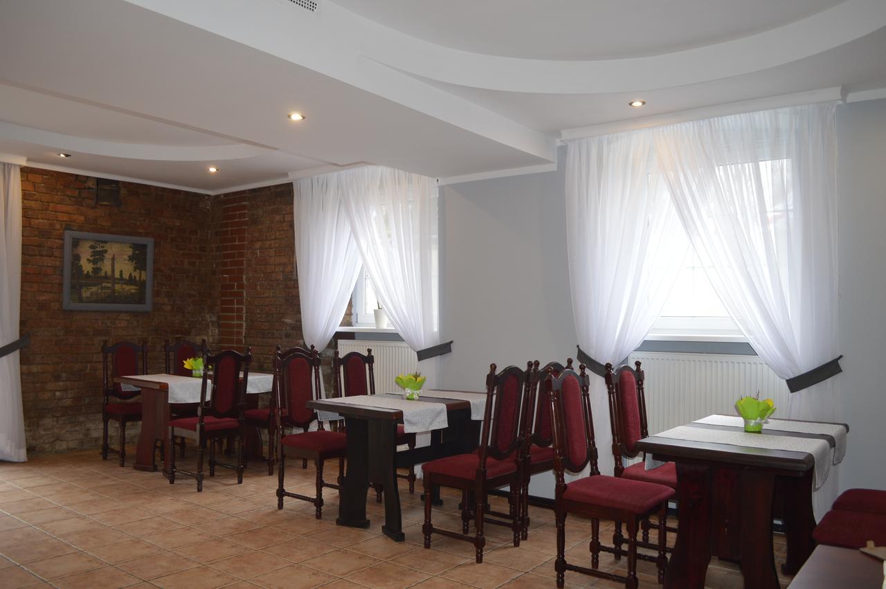 Hotel Ksiezycowy Dworek คัทเซิร์น ภายนอก รูปภาพ