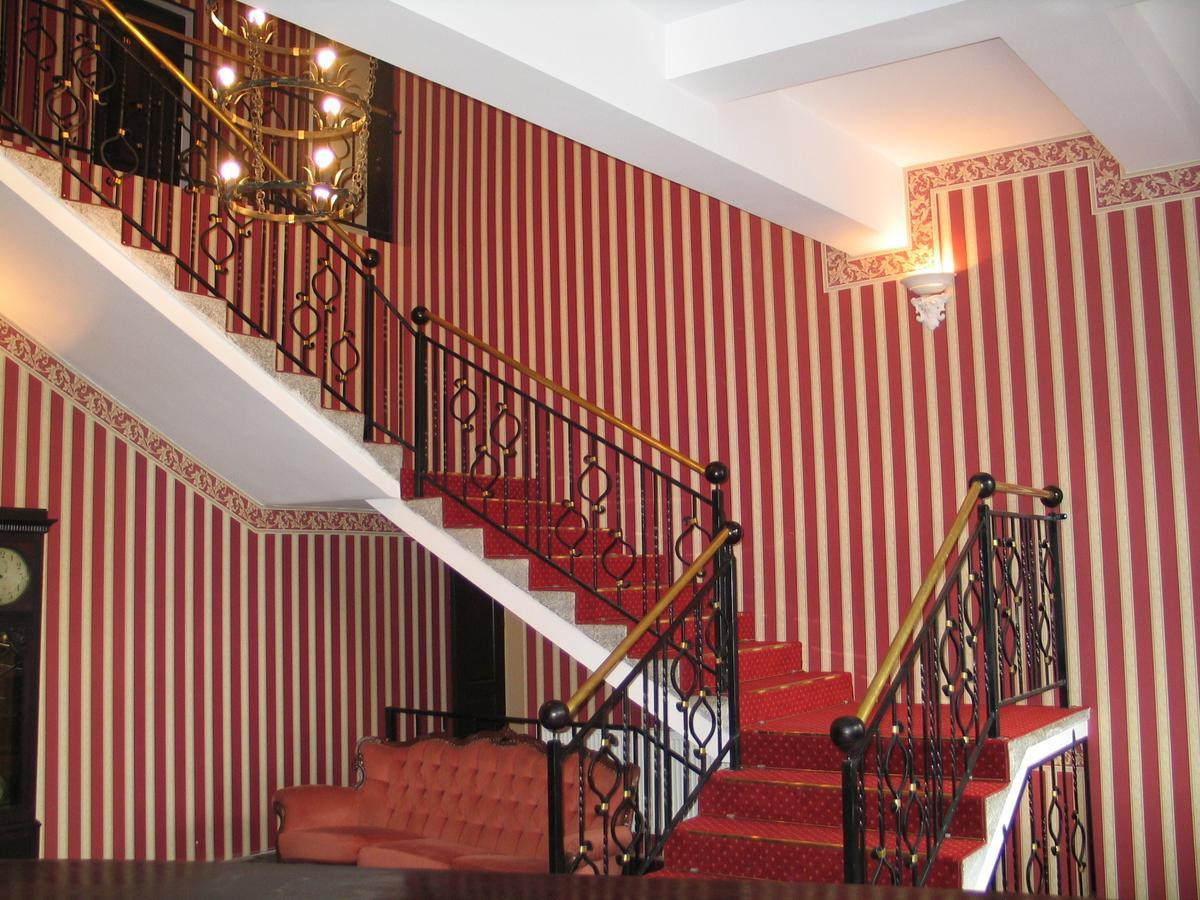 Hotel Ksiezycowy Dworek คัทเซิร์น ภายนอก รูปภาพ